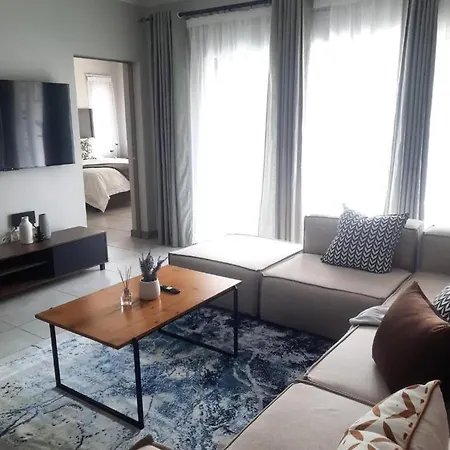 15 Elizabeth Place - Beautiful And Spacious Self Catering 3 Bedroom Unit Next To Kyalami Racetrack With Free Wifi - Swimming Pool Gym And Restaurant - Perfect For A Big Family In Midrand Waterfall Exterior photo