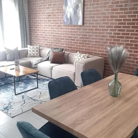 15 Elizabeth Place - Beautiful And Spacious Self Catering 3 Bedroom Unit Next To Kyalami Racetrack With Free Wifi - Swimming Pool Gym And Restaurant - Perfect For A Big Family In Midrand Waterfall Exterior photo