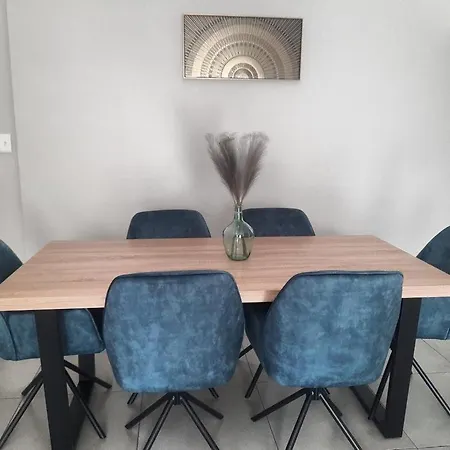 15 Elizabeth Place - Beautiful And Spacious Self Catering 3 Bedroom Unit Next To Kyalami Racetrack With Free Wifi - Swimming Pool Gym And Restaurant - Perfect For A Big Family In Midrand Waterfall Exterior photo
