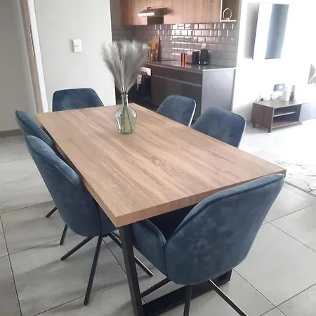 15 Elizabeth Place - Beautiful And Spacious Self Catering 3 Bedroom Unit Next To Kyalami Racetrack With Free Wifi - Swimming Pool Gym And Restaurant - Perfect For A Big Family In Midrand Waterfall Exterior photo